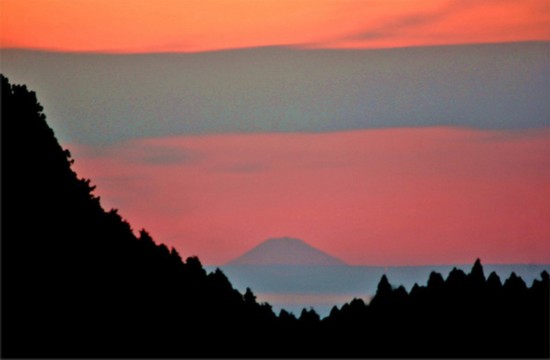 男子隔數百公里拍攝富士山創最遠拍攝記錄(圖)