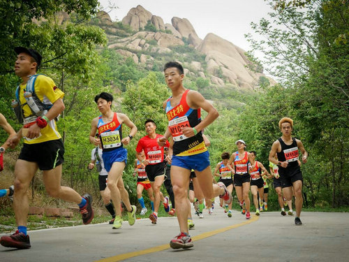 2017中國山地馬拉松系列賽首站在嵖岈山成功舉辦