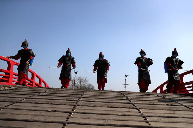 河南清明上河園：騎馬消殺迎開園